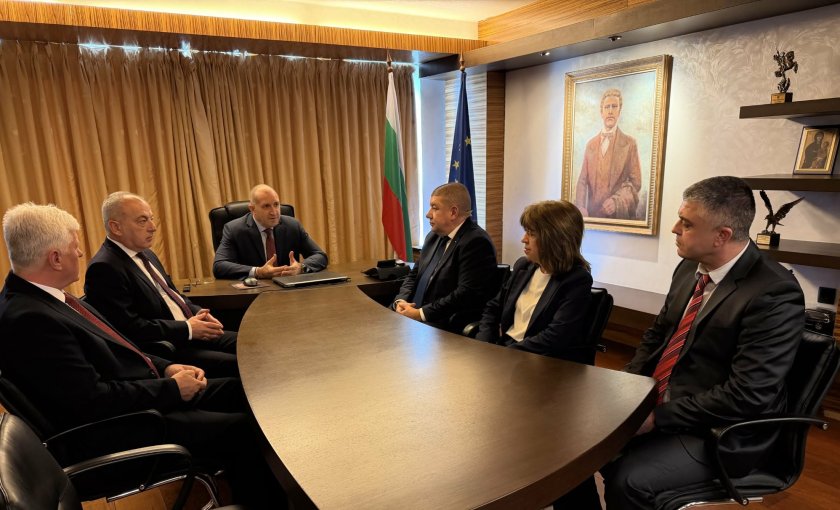 Радев влиза в изборите с „Прогресивна България“