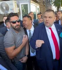 НСО свали охраната на Делян Пеевски след решение на комисия по Закона за службата
