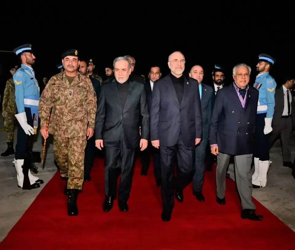 Иран предупреди САЩ в Исламабад: „Без показност и измама“