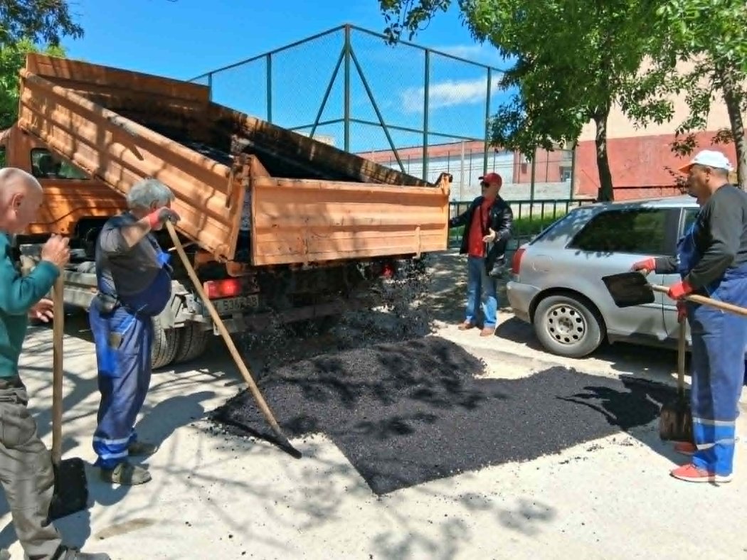 ВиК-Хасково тръгна да кърпи улиците: 96 тона асфалт вече са положени