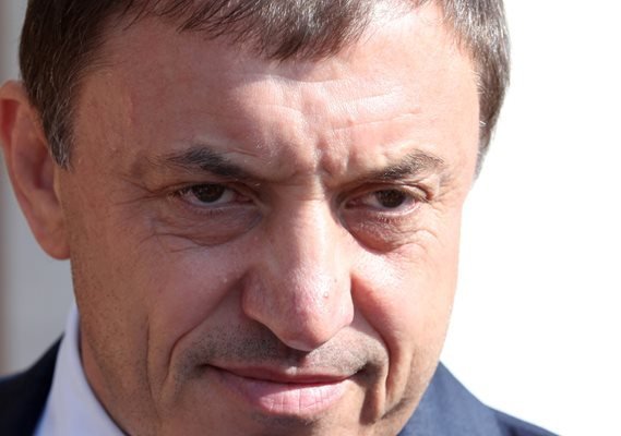 ФБР отключи телефона на Алексей Петров: следствието чака хиляди чатове и записи за поръчителя