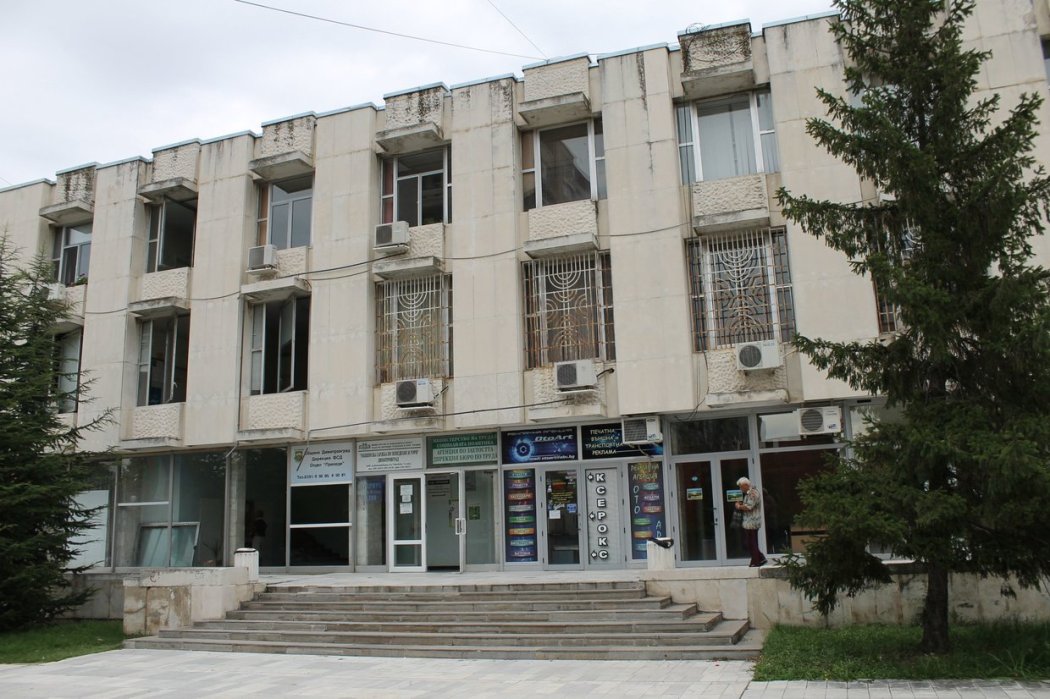 Бюрото по труда в Димитровград търси хора: 10 места за монтажници и още десетки позиции