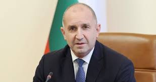 Радев: Няма да купуваме ракети за F-16 за 1 млрд. лв. и сменяме особения управител на „Лукойл“