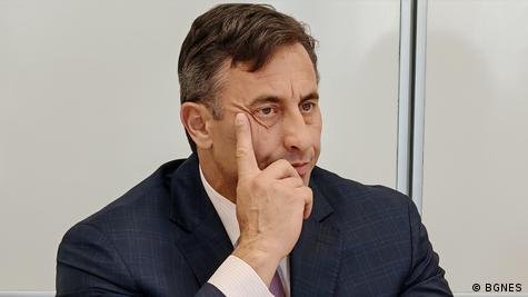 Парламентът стяга контрола над „Лукойл“: месечен отчет за Спецов и съдебна спирачка за ключови сделки