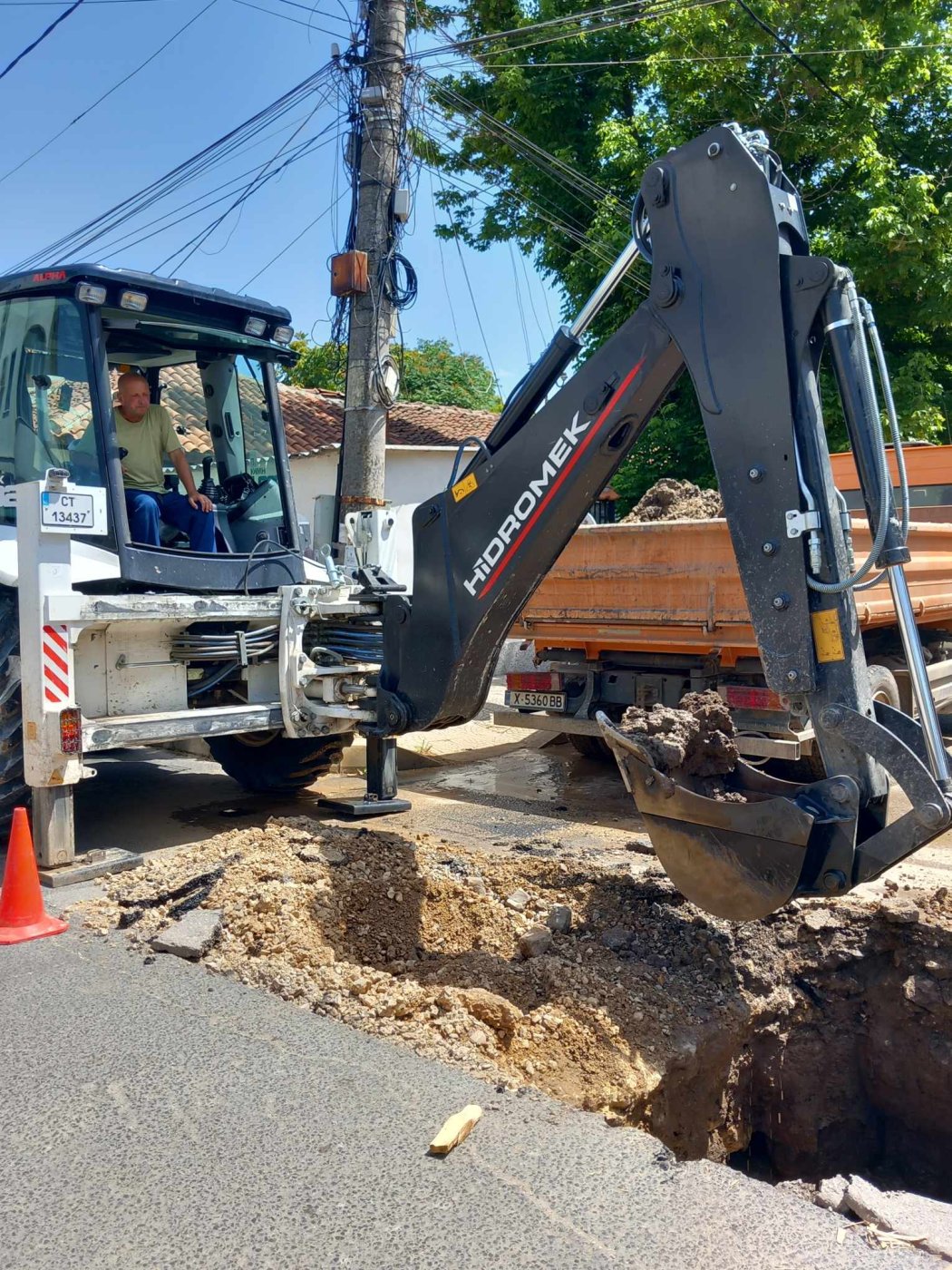 Нова авария спря водата в Хасково: ремонтират мрежата в „Младежки хълм“ и по селата