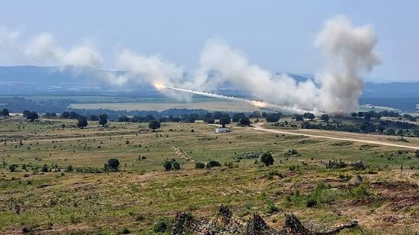 Военни колони и техника излизат на пътищата: придвижване към полигон „Корен“ за „Пирински страж 26“