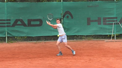 Квалификант бе на сет от сензация в Хасково: Водачът Филаретов се спаси в три сета