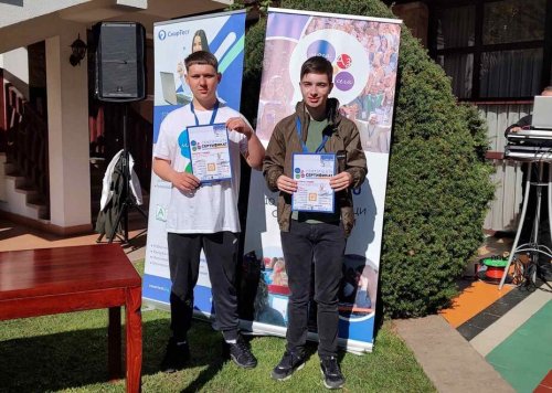 Двама ученици от ФСГ &bdquo;Атанас Буров&ldquo; влязоха в ТОП 10 на национално състезание по програмиране