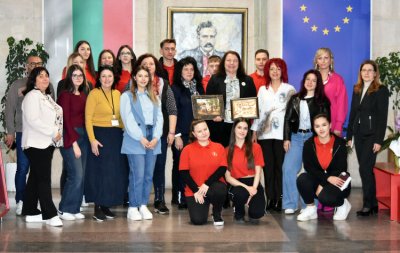 Уроци, които се помнят: &bdquo;Славейков&ldquo; показа иновации на живо пред учители от страната