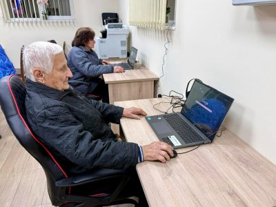 Доситеево отвори дигитален клуб: Безплатен интернет и помощ за всеки