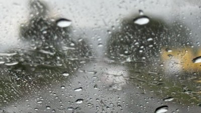 Дъжд, вятър и студ: Времето днес без изненади