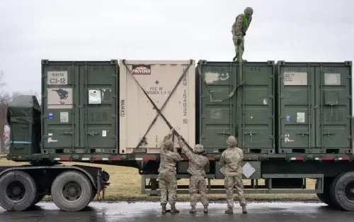 Военни колони тръгват по пътищата и жп линиите: Армията се придвижва към &bdquo;Корен&ldquo; и &bdquo;Ново село&ldquo;