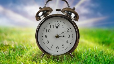Тази нощ местим часовника: Губим един час сън