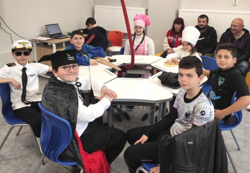 Математика като шоу: Петокласници в Хасково показаха мечтаните си професии &bdquo;като две капки вода&ldquo;