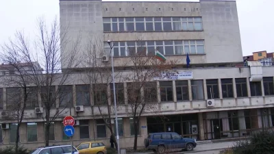 Ученици премериха финансови умения в състезание на УНСС в Хасково