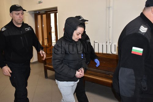 Адвокатът на заловената с кокаин полицайка оттегли жалбата: Павлова остава в ареста