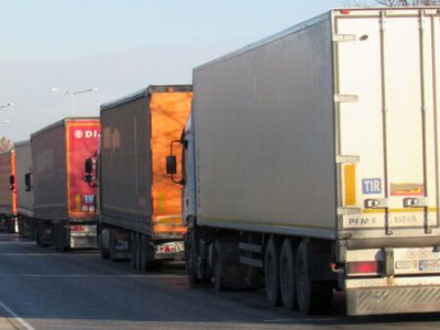 Горивният шок стигна до магазина: Превозвачи алармират за верижно поскъпване