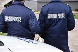 Двама младежи хванати за кражби в Хасково и Димитровград: Откраднати самобръсначки, слушалки и колело