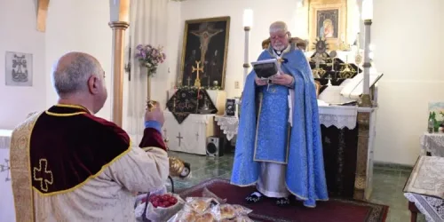 Арменците в Хасково се готвят за Великден седмица преди православните християни: Литургия, червени яйца и молитва за мир