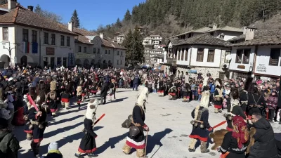 Песпонеделник в Широка лъка: Традиция, която привлича хиляди