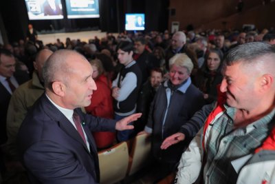 Лидерът на &bdquo;Прогресивна България&ldquo; от Шумен: Искам доверието ви за реална промяна (СНИМКИ)