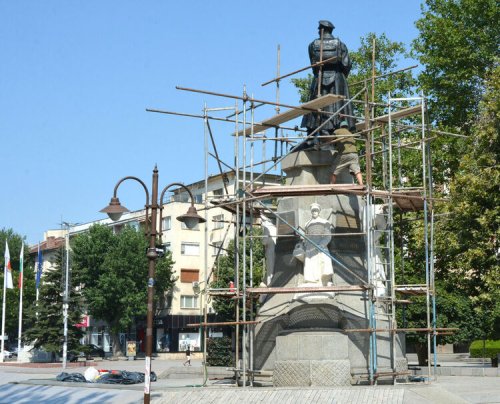 Още 6 войнишки паметника в Хасковско влизат за държавна поддръжка: Комисията гласува новия списък