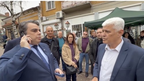 Сблъсък на живо: Димитър Стоянов и Асен Василев влязоха в остър дуел в Симеоновград