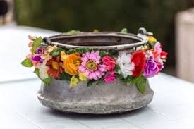 Лазаровден съживи Узунджово: Лазарки с носии и венци благословиха домовете