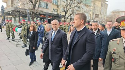 Радев: Необходими са сигурност и предвидимо управление