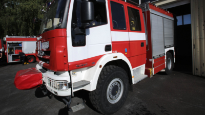 Горящ тир затвори &bdquo;Марица&ldquo;: Ремарке с пластмасови столове изгоря напълно