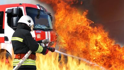 Огнен ад в Хасково: Автоморга изгоря през нощта