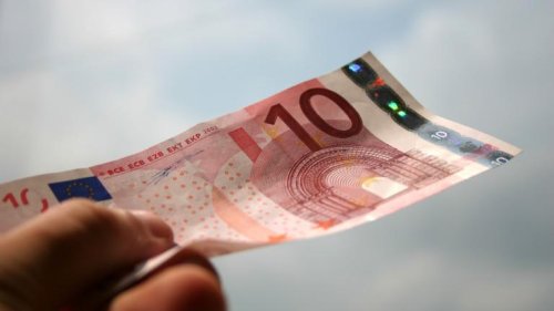 Турски шофьор опита да спре полицейска проверка с 10 евро в Симеоновград