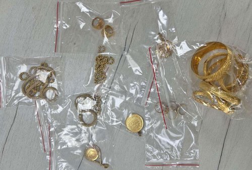 Злато под дюшека на шофьора: митничари на Капитан Андреево спряха над 850 грама контрабанда