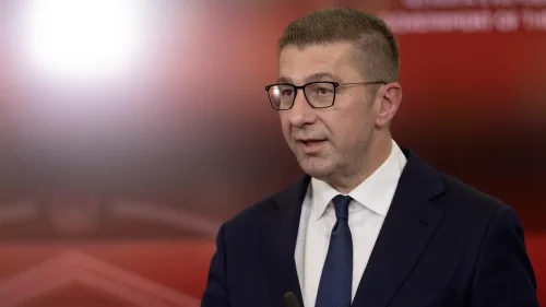 Мицкоски смени 7 министри в РСМ: &bdquo;Лична власт&ldquo;, блокиран път към ЕС и нов правосъден курс