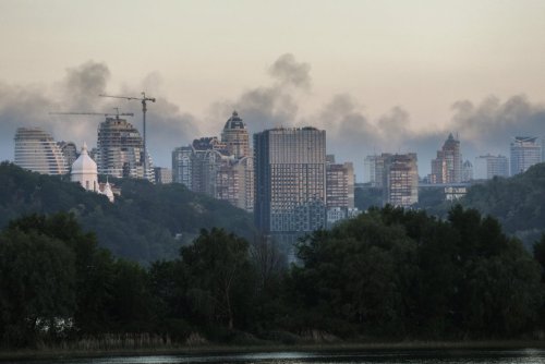 Масирана въздушна атака по Киев: най-малко 13 загинали и десетки ранени