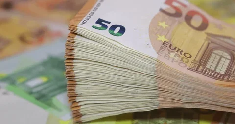 Депутатската заплата скочи до 4236 евро: колко взимат премиерът, президентът и министрите