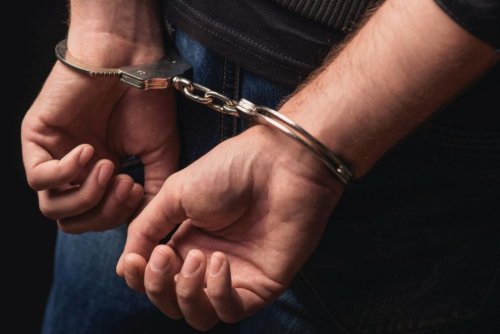 Постоянен арест за 60-годишен: хванаха го с 2,8 кг канабис край Свиленград