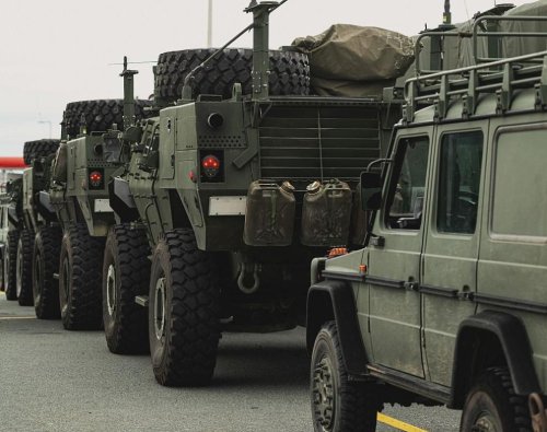 Военни колони тръгват по републиканските пътища: транзит на техника от Турция и САЩ
