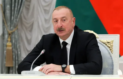 Алиев хвана Мерц в противоречие: &bdquo;Тайна&ldquo; германско-руска среща в Баку по полетни записи