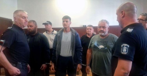 Баща и двамата му синове близнаци остават в ареста за убийството в Странско