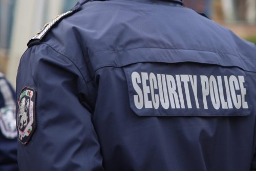 Хасково: Заловиха крадец на 10 шоколада, друг отмъкнал детско колело и техника от къща