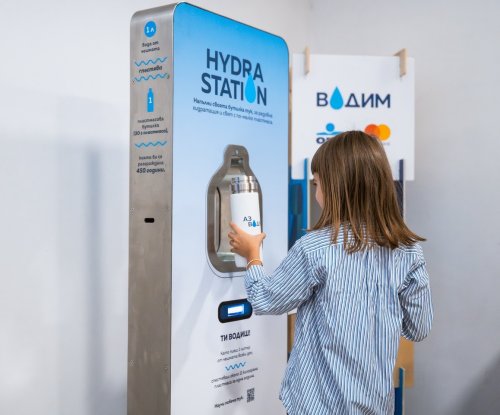 Умни филтри за вода влизат в училищата в Хасково след проблеми с питейната вода