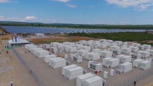 Докато сушата свива тока в региона, България удари джакпота с батерии