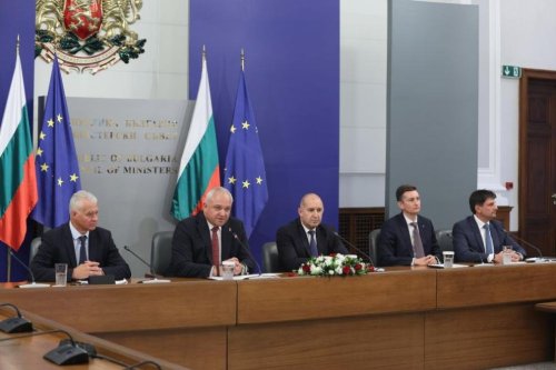 Схема за милиони от парите за мантинели: средствата отивали към фирми от кръга на Пеевски