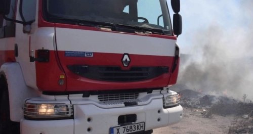Акт за 71-годишен след пожар във вилна зона &bdquo;Орфей&ldquo; в Хасково: огнеборците спряха пламъците навреме