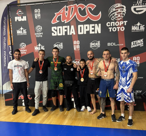 Z TEAM JIU-JITSU се върна от София с серия медали: отборът от Хасково показа класа на шампионат