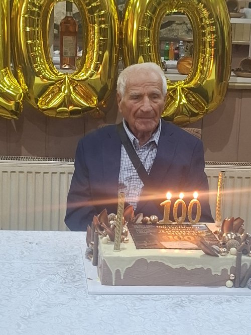 100 години и три поколения на една маса: Димитър Митев събра Любимец на празник