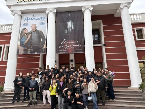Театрален урок по литература: ученици от Хасково влязоха в света на Яворов