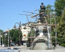 Още 6 войнишки паметника в Хасковско влизат за държавна поддръжка: Комисията гласува новия списък