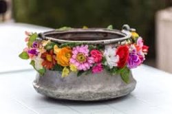 Лазаровден съживи Узунджово: Лазарки с носии и венци благословиха домовете